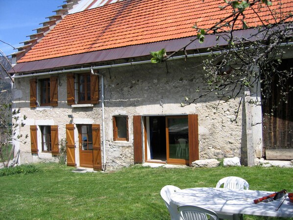 Outdoor dining - Renovated farmhouse 160m², 9 pers, Autrans (Autrans-Méaudre en Vercors-Autrans)