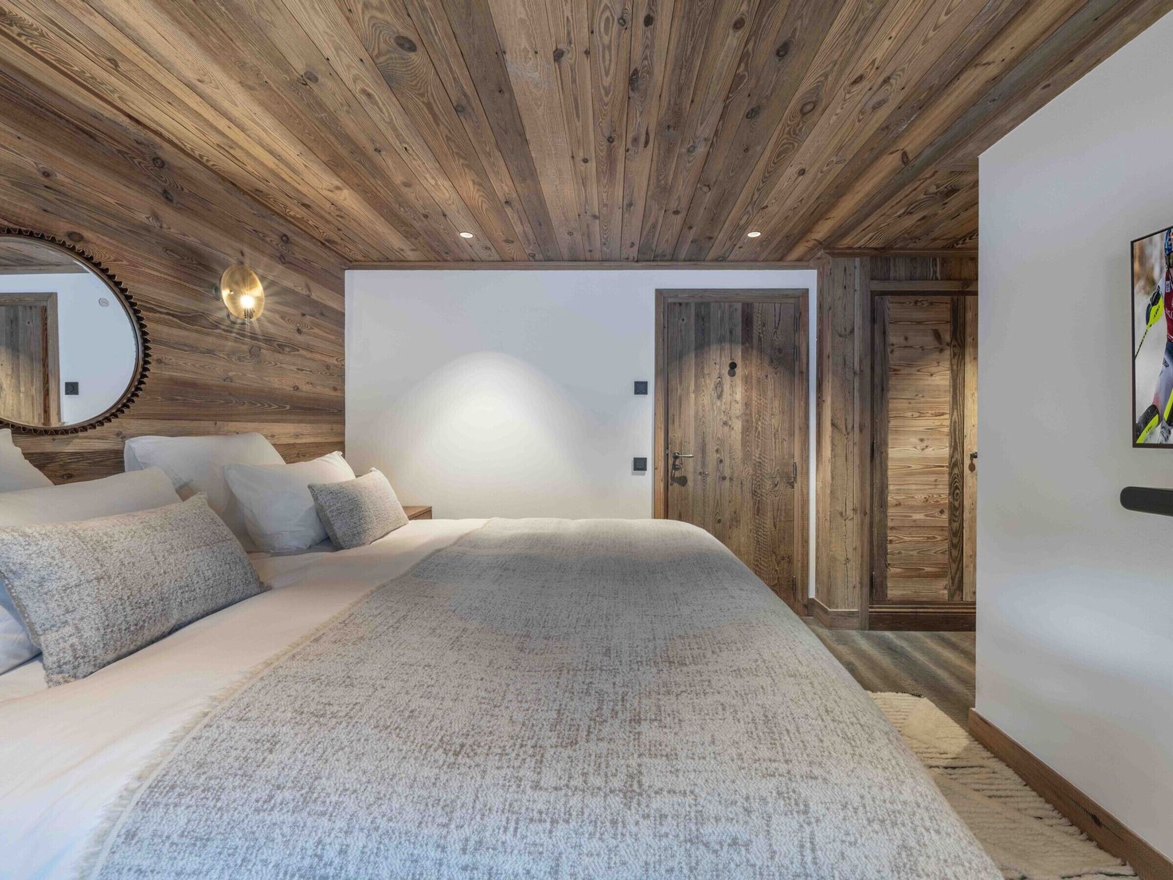 5 bedrooms, free WiFi, bed sheets