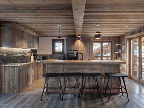 Fridge, microwave, dishwasher - Chalet in Méribel Raffort - 10 people, Pets allowed, Parking (Méribel)