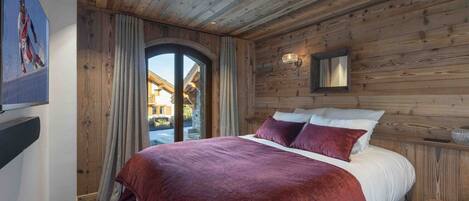 4 bedrooms, free WiFi, bed sheets