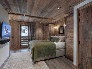 5 bedrooms, free WiFi, bed sheets