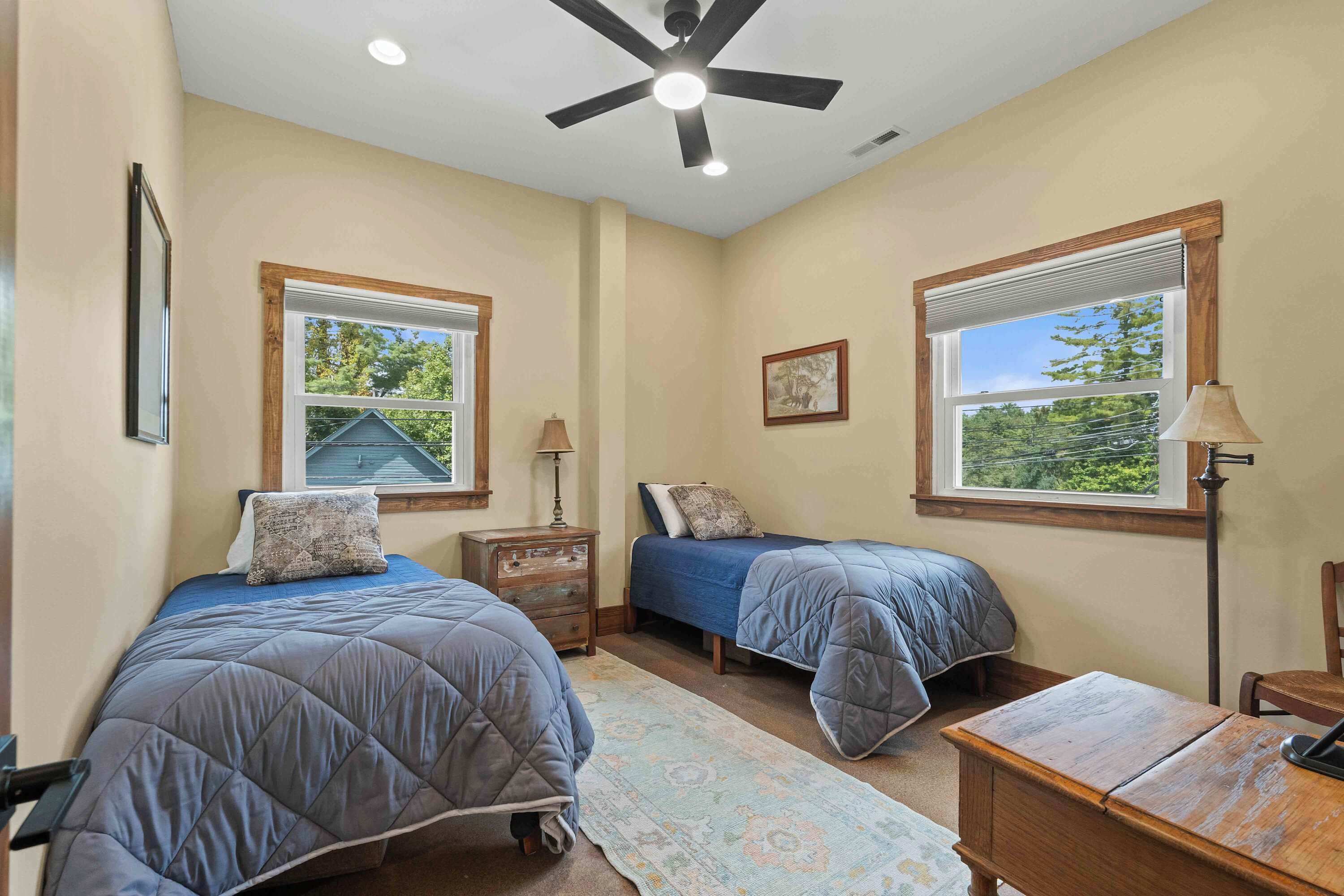 2 chambres, fer et planche à repasser, Wi-Fi, draps fournis