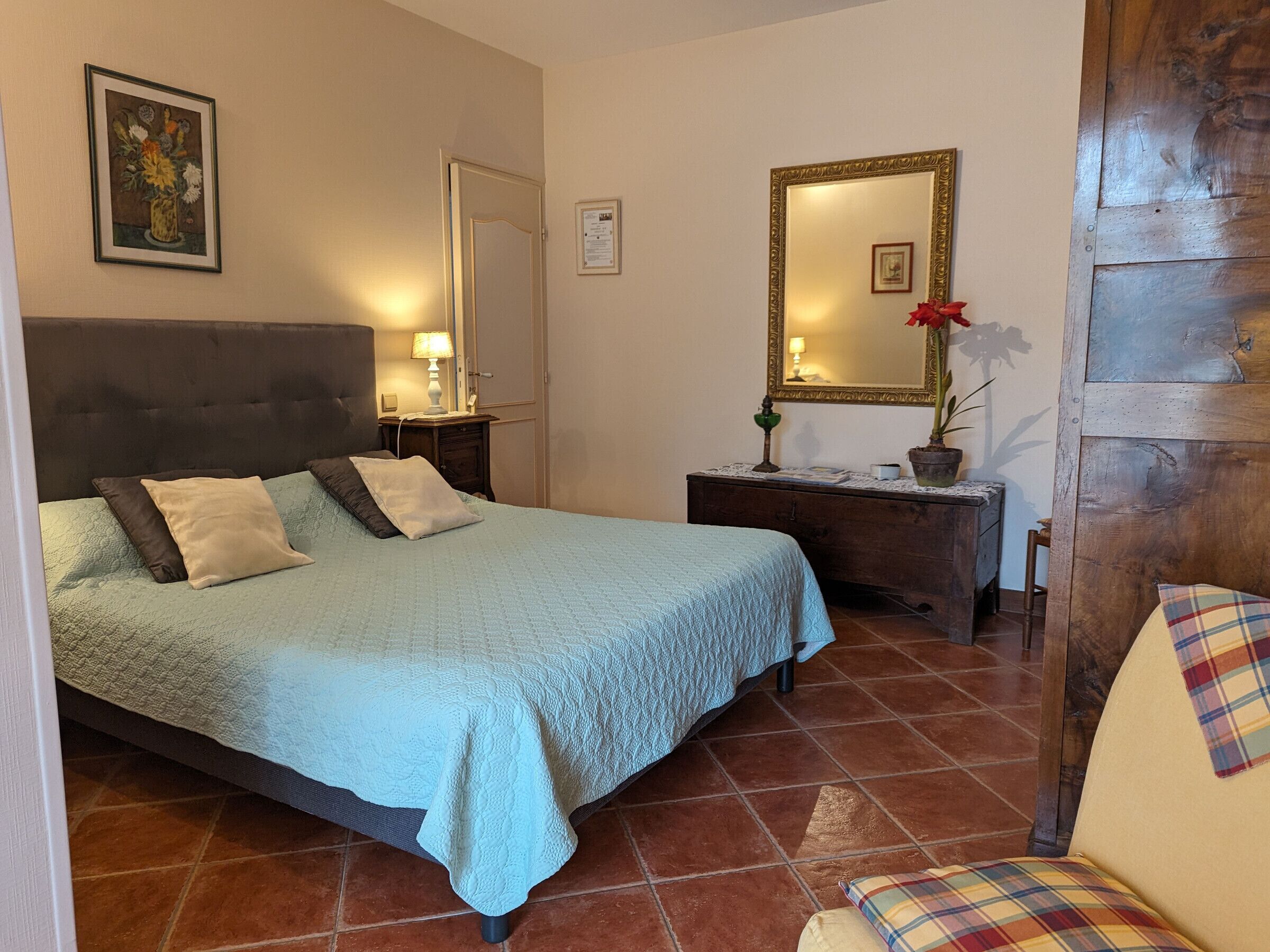 1 bedroom, bed sheets