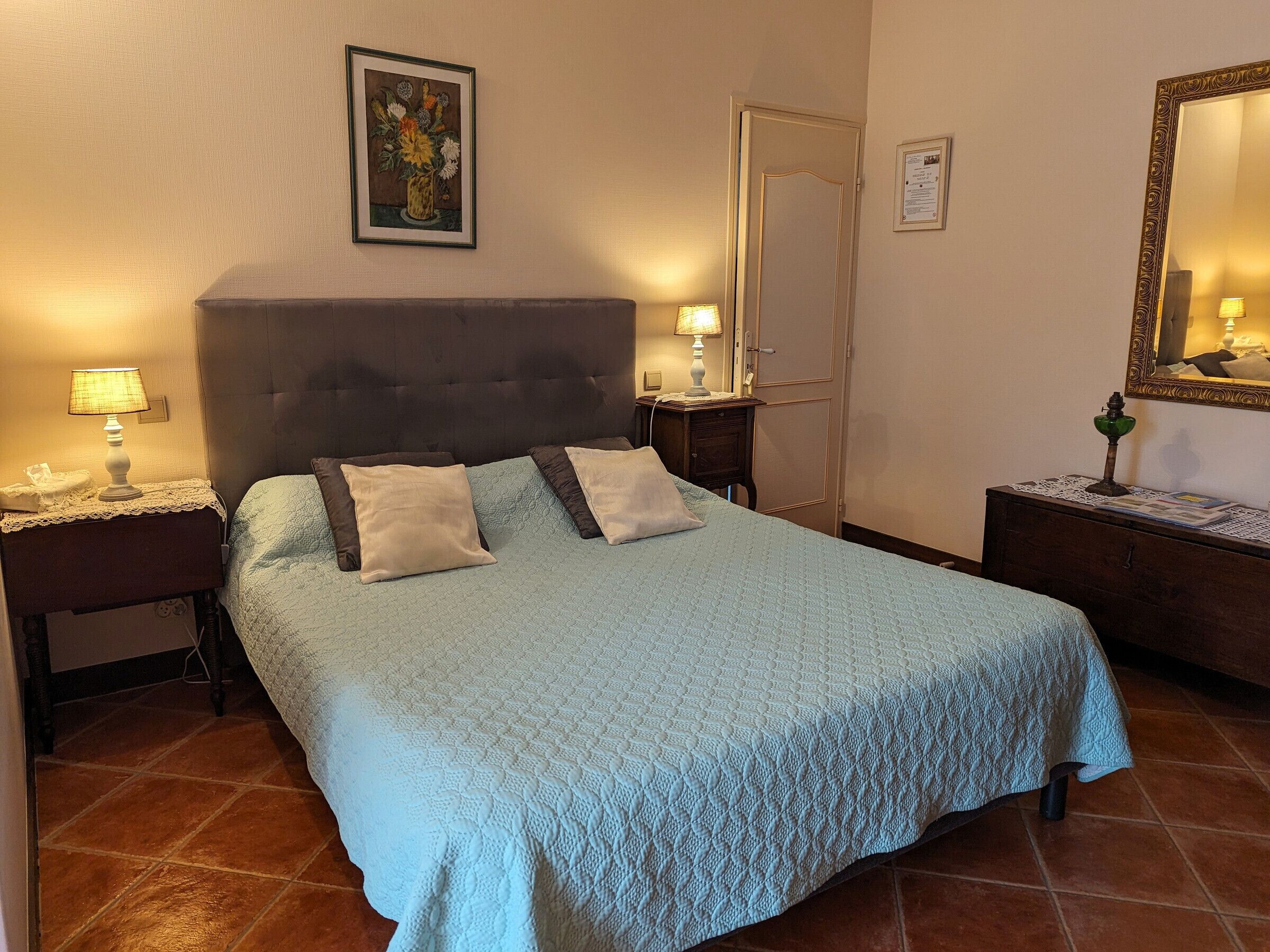 1 bedroom, bed sheets