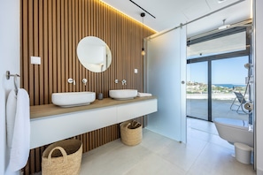 Shower, towels