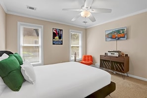 4 bedrooms, iron/ironing board, free WiFi, bed sheets