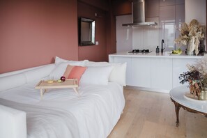 熨斗/熨衣板、旅行婴儿床、免费 WiFi、床单