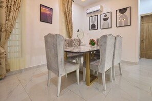 Duplex, Balcony, City View | Dining room