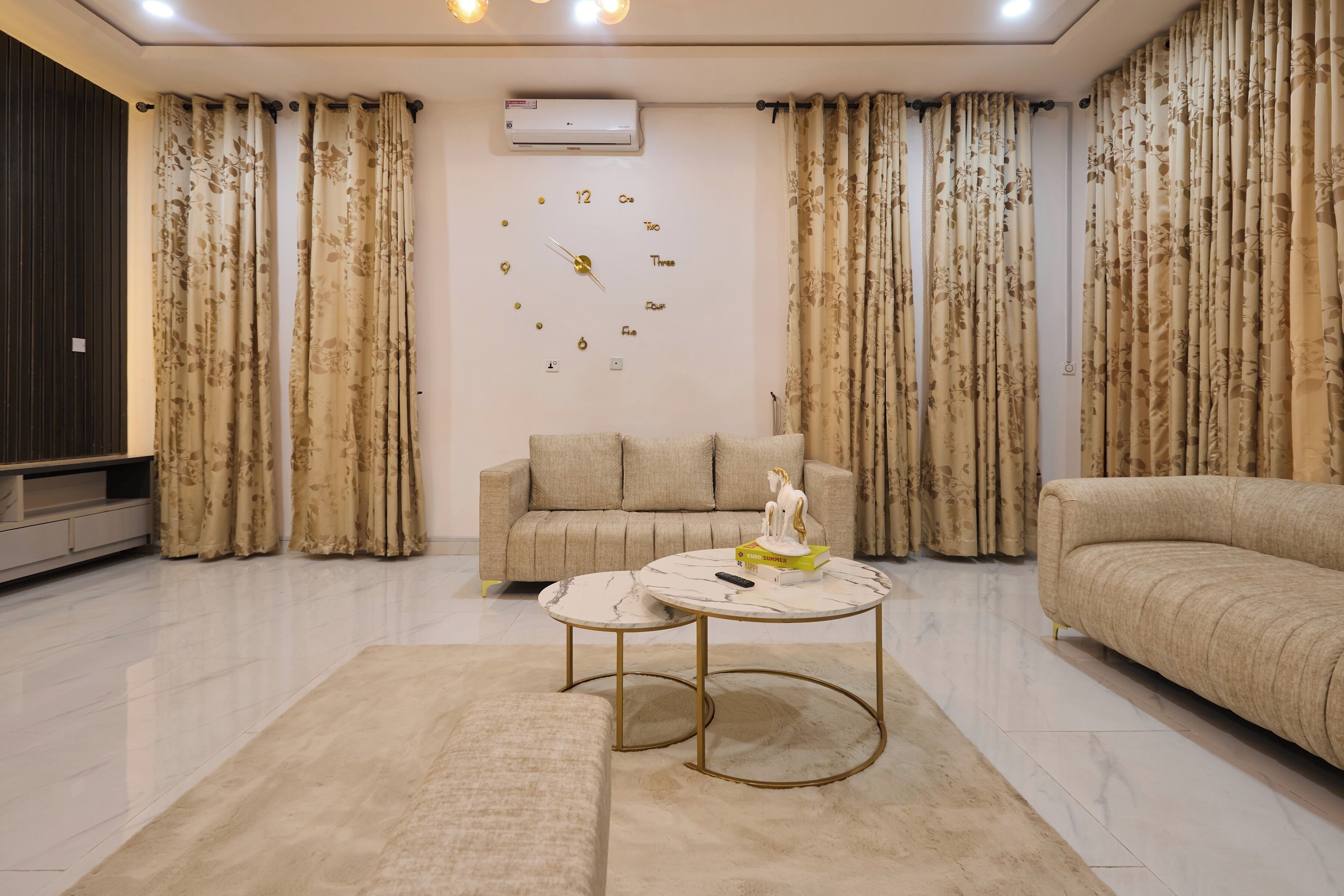 Duplex, Balcony, City View | Living area