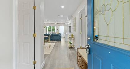 Luxe Spacious 5BR Mansion, 2mins to NRG Stadium, Stays 13, BBQ, Projector, Park