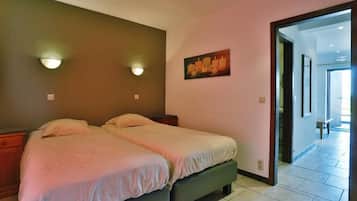 Estudio estándar | Minibar, espacio para trabajar con laptop, wifi gratis y ropa de cama