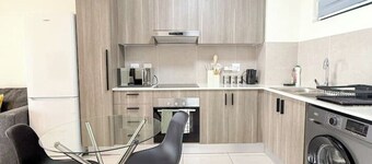 Minimalist Stay | Clean, Cute & Cozy.