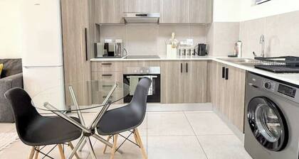 Minimalist Stay | Clean, Cute & Cozy.