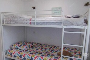 3 chambres, fer et planche à repasser, lit parapluie, Wi-Fi gratuit