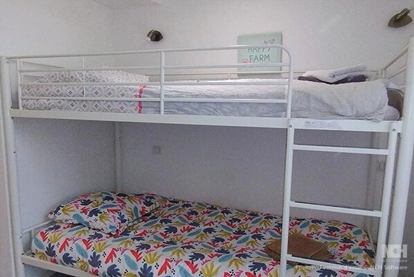 3 bedrooms, WiFi, bed sheets
