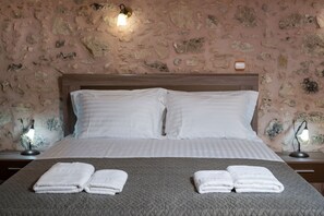 1 bedroom, iron/ironing board, travel cot, free WiFi