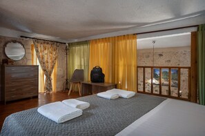 1 bedroom, iron/ironing board, travel cot, free WiFi
