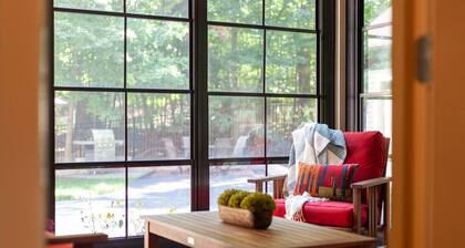 Tree Covered Cottage - Walk to Douglas Beach!