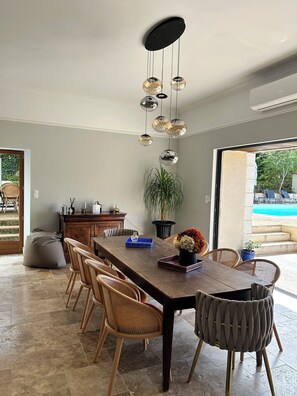 Dining - Magnificent Maison de Charme, for moments with family or friends (Saint-Romain)