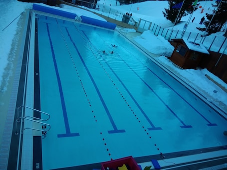 Pool. Apartment 'Vanguard' with Mountain View, Balcony and Wi-Fi