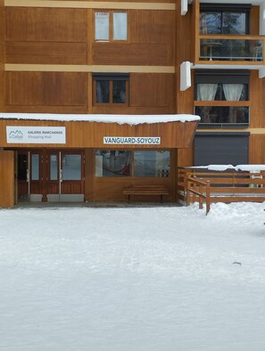 Exterior - Apartment 'Vanguard' with Mountain View, Balcony and Wi-Fi (Villarembert)