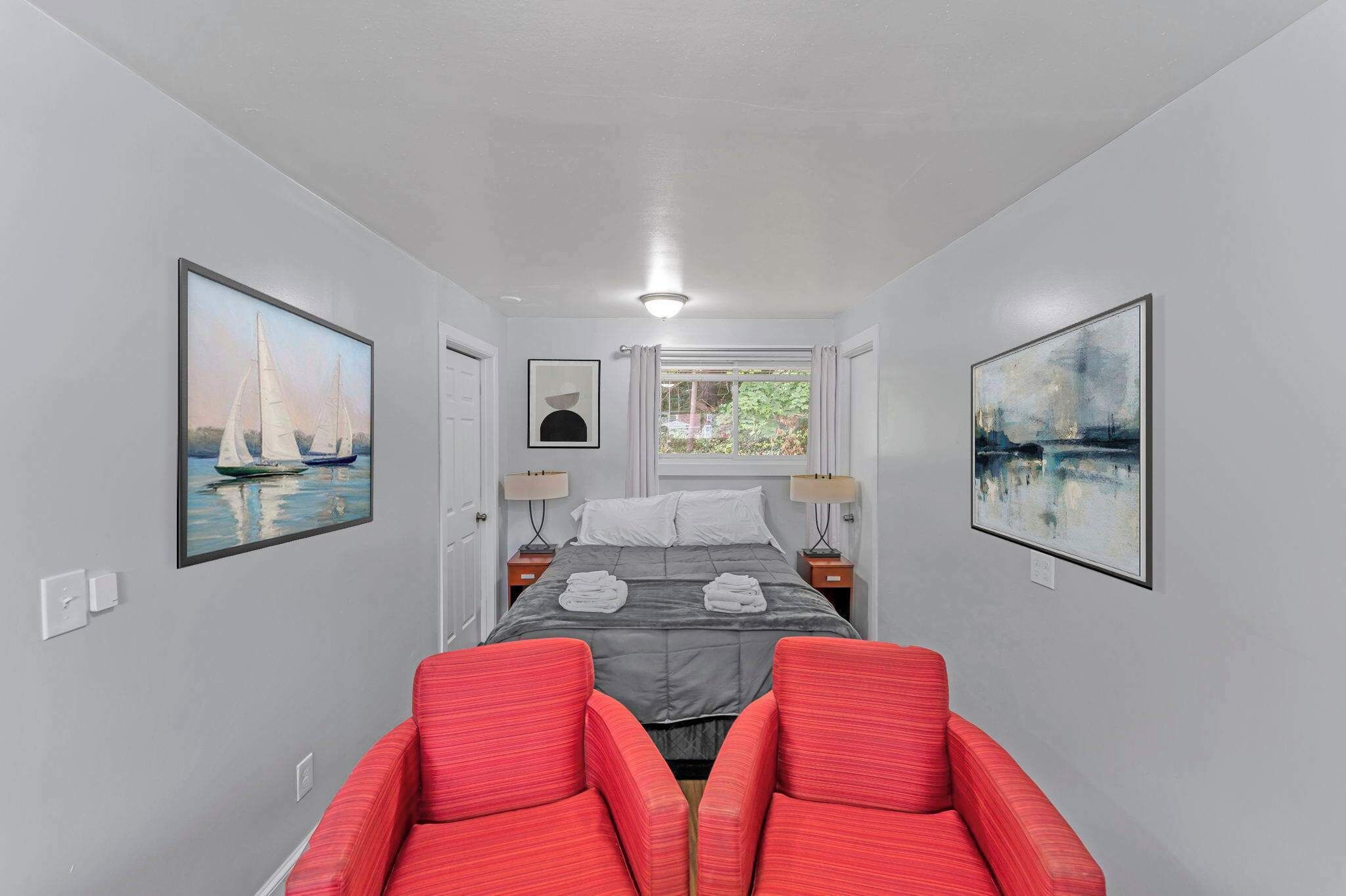 5 多间卧室、办公桌、熨斗/熨衣板、旅行婴儿床