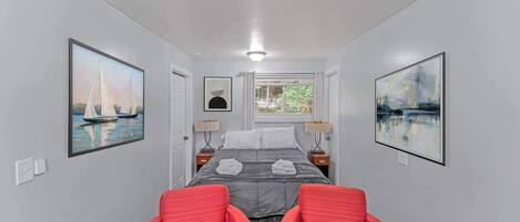 5 Schlafzimmer, Schreibtisch, Bügeleisen/Bügelbrett, Reisekinderbett