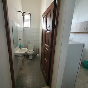 Handtücher, Seife, Toilettenpapier