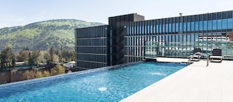 Prime 1BR Flat in Las Condes | Private Parking