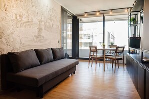 TV, offices - Prime 1BR Flat in Las Condes | Private Parking (Las Condes)