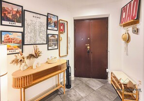 Interior - 50 m from the metro station - 20 minutes walk from the Colosseum -RomeCentralHouse (Roma)
