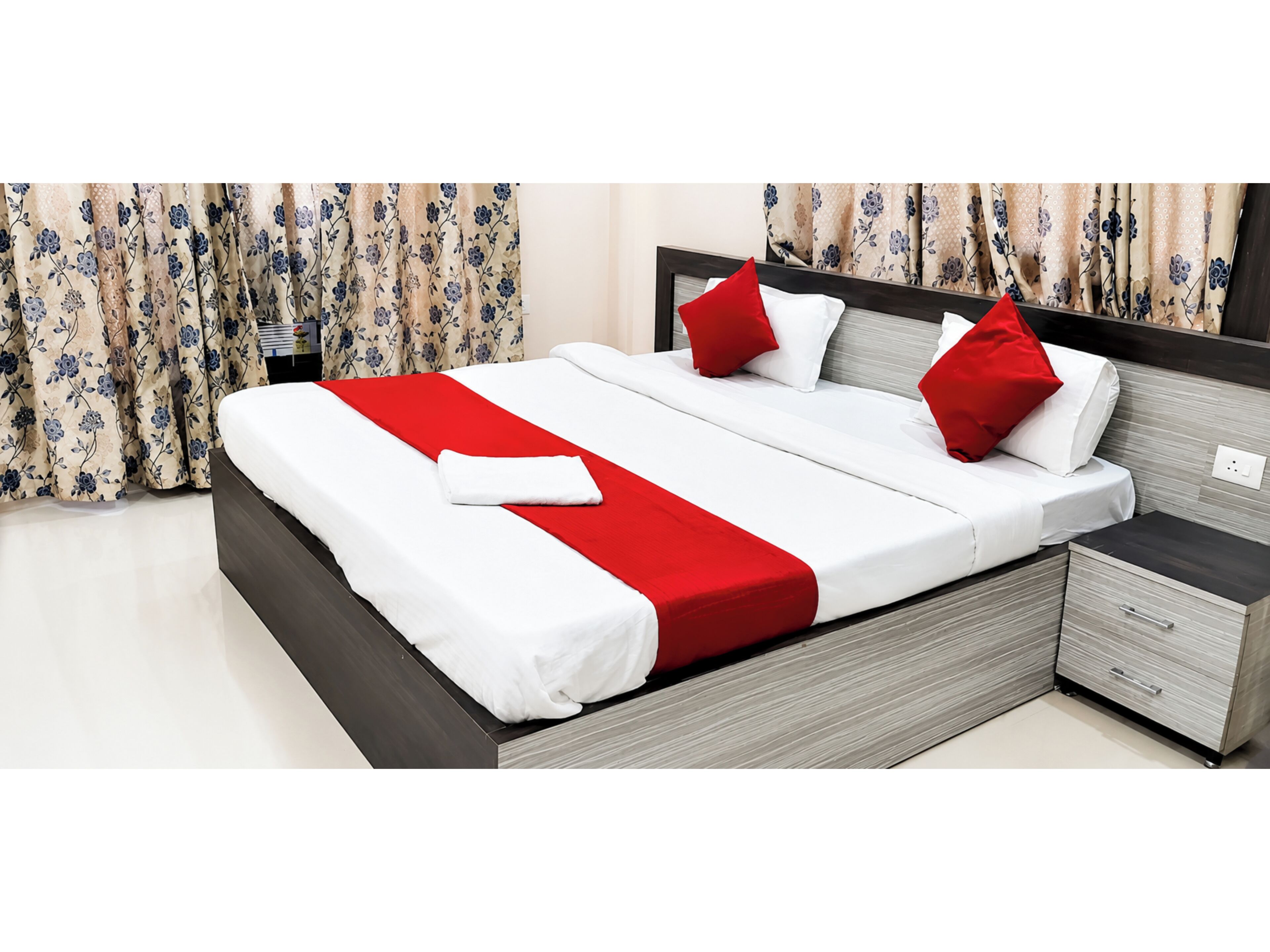 Doppia Premium, aria condizionata | Biancheria da letto ipoallergenica, una cassaforte in camera