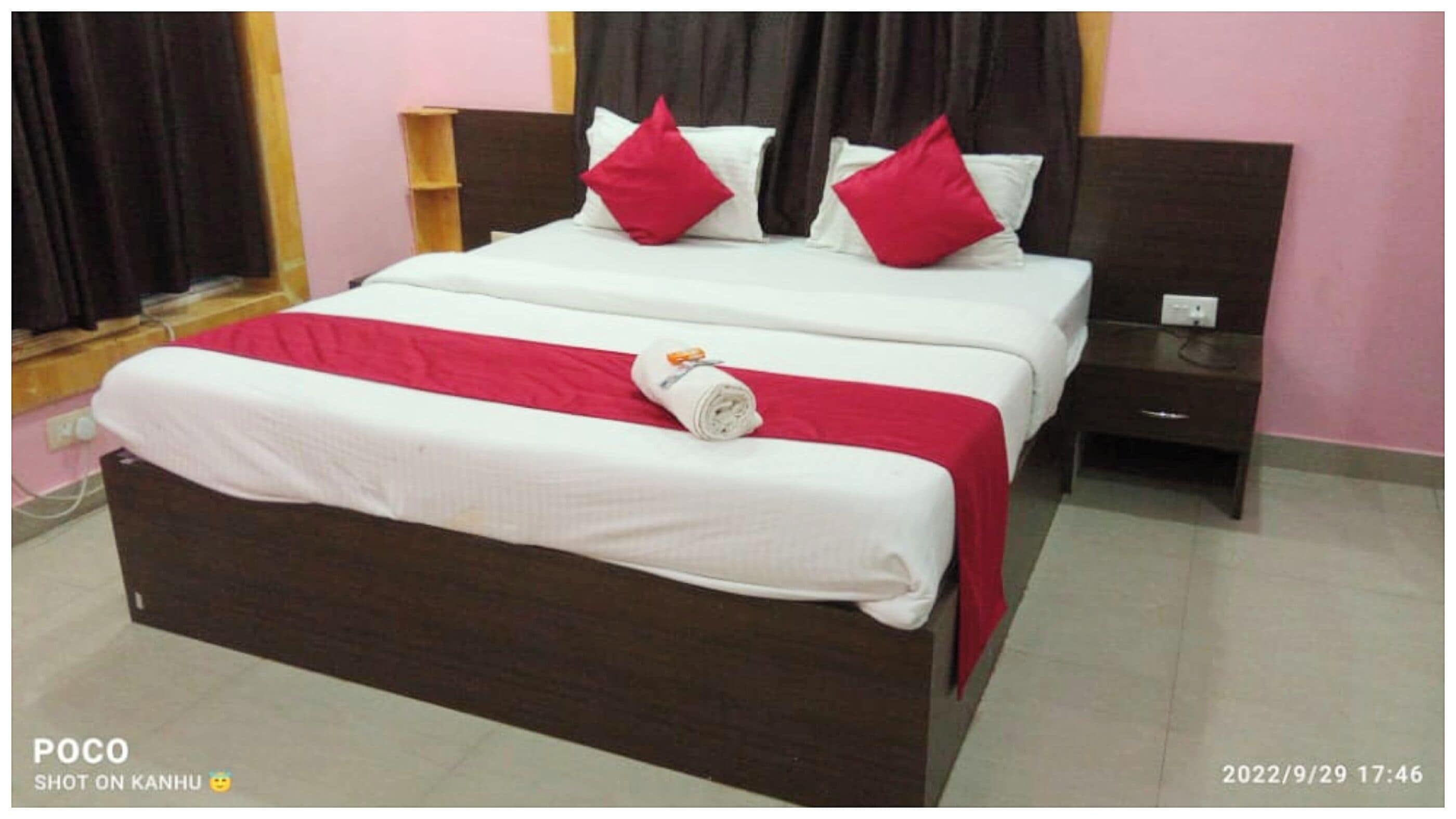 Deluxe tweepersoonskamer, airconditioning | Hypoallergeen beddengoed, een kluis op de kamer, een bureau