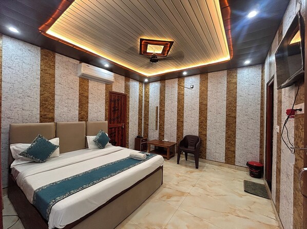 Double Room | Free WiFi