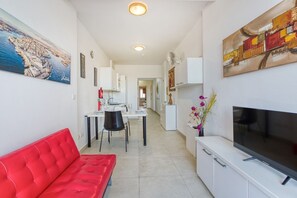 Living area - Seaview Comfort Apartment Gzira (Il-Gżira)