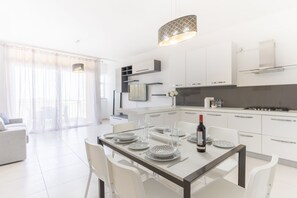 Dining - Stylish Seaview Stay in Mellieħa (Il-Mellieħa)