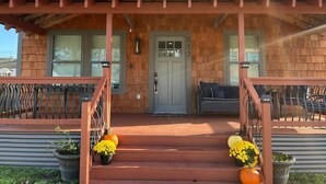 Exterior - The Breakaway Cottage w/ Steam Room & Loft (+3bd) (Virginia Beach)