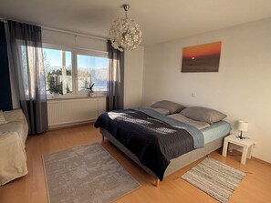 1 bedroom, travel crib, free WiFi, bed sheets - Panorama Haus - Säntis vacation apartment (pet-friendly) (Wangen im Allgäu)