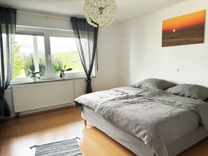 1 bedroom, travel crib, free WiFi, bed sheets