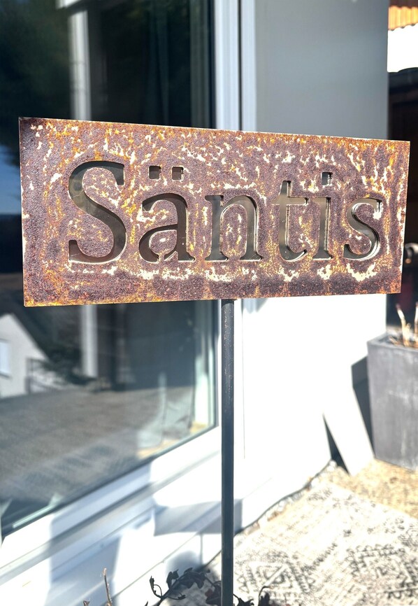 Unclassified image, 1 of 17, button