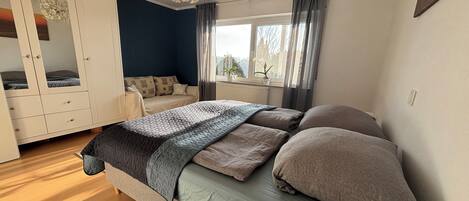 1 bedroom, travel crib, free WiFi, bed sheets