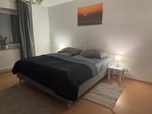 Unclassified image, 5 of 17, button