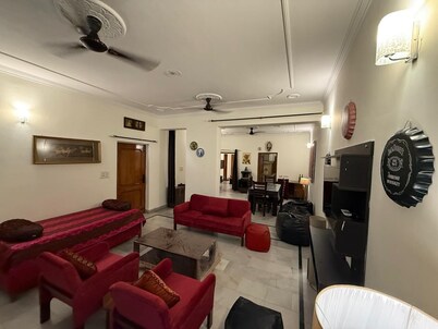 Charming 2-bedroom house in beautiful Panchkula with AC