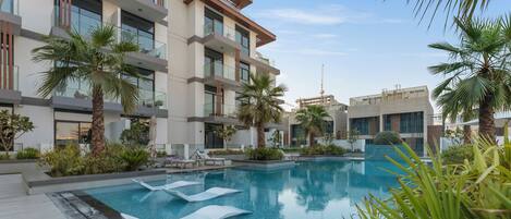 2 piscines extérieures, cabanons gratuits