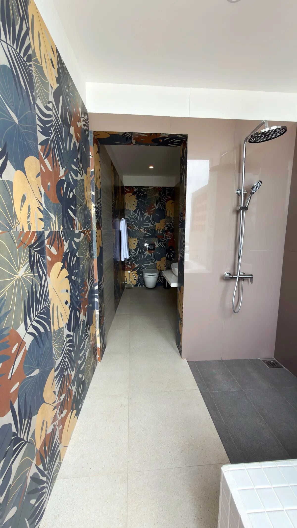 Habitación doble Deluxe, 1 cama matrimonial, aire acondicionado, vista al océano | Baño | Tina y regadera independientes, secadora de cabello, batas, pantuflas 
