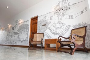 42-inch Smart TV with digital channels - At Kelly's Ambalangoda (Ambalangoda)