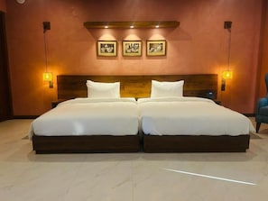 Superior Twin Room | Egyptian cotton sheets, premium bedding, memory foam beds, in-room safe - At Kelly's Ambalangoda (Ambalangoda)