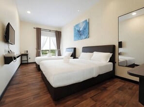 Superior Triple Room | Iron/ironing board, free WiFi