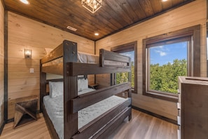 5 bedrooms, iron/ironing board, travel crib, free WiFi