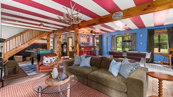 TV, fireplace, offices